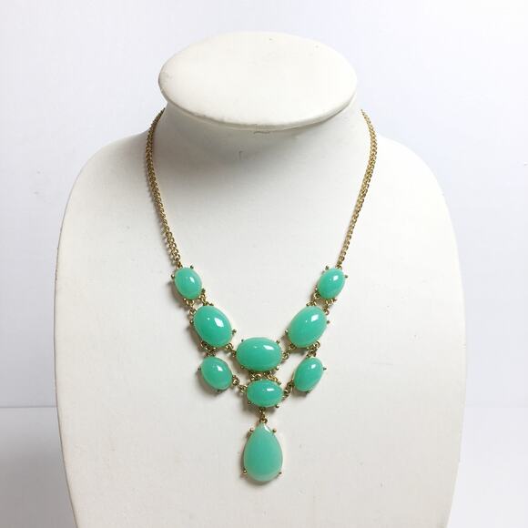 Green resin gold chain statement drop necklace - Picture 1 of 3